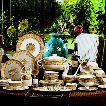 Модный Европейский роскошный набор посуды из костяного фарфора, изысканная Высококачественная Западная Посуда, креативный свадебный подарок, наборы посуды