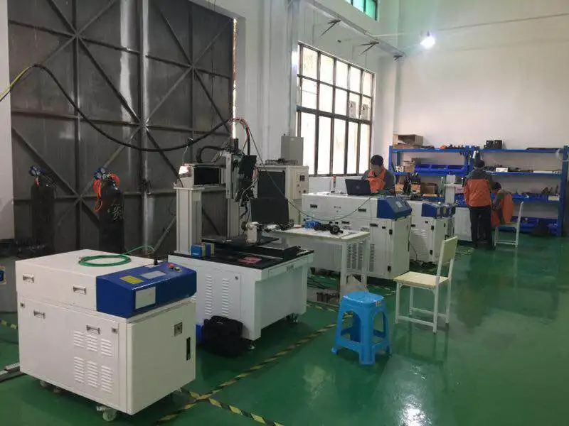 Hand-held fiber transmission laser welding machine 200W 400W Laser Spot welding machine laser welder