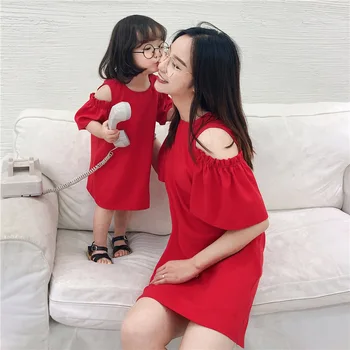 

Summer Mommy and me Strapless Dresses Family Matching Outfits Mom Daughter Fashion Short Sleeve Red Dress Vacation Beach Clothes