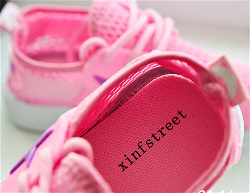 kids sneakers (1)