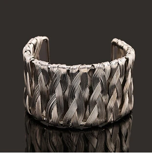Fashion Bijoux Gold Color Punk Hip Hop Bangles Upper Arm Bracelet for Women Costume Statement Jewelry Fashion Accessories