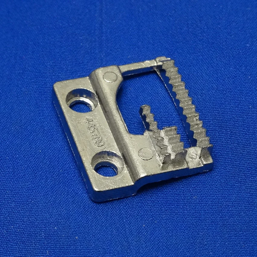 SEWING MACHINE FEED DOG FITS SINGER MACHINES PART NO 445789 in Sewing