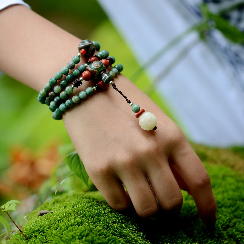 Preise Ethnische Perlen Armband Grün Drachenblut Stein Strang Armband Für Frauen lange kette Dzi Perlen Anhänger 2018 modeschmuck
