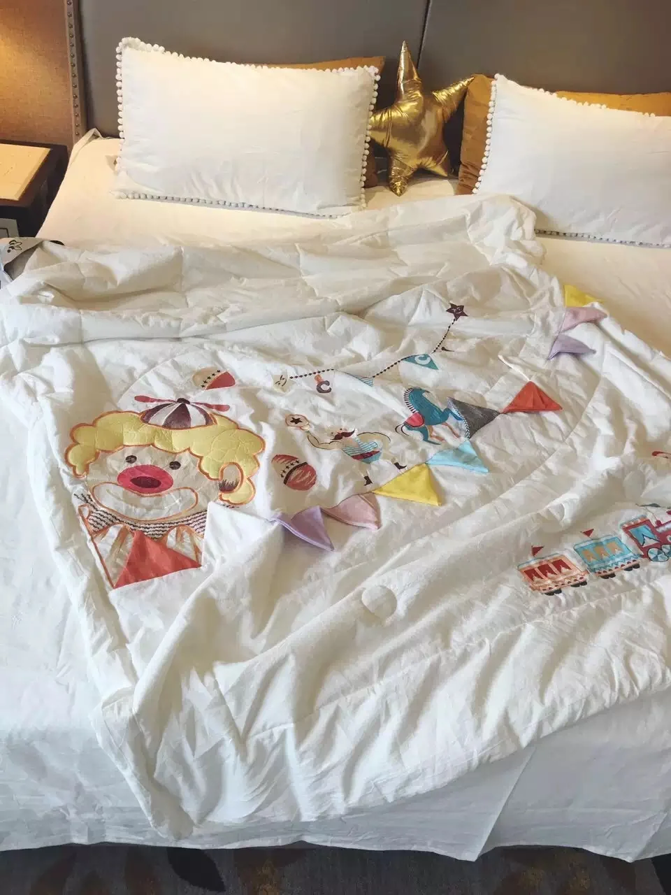 

Summer Quilt Air Conditional Blanket Circus Clown Cartoon Style Cute Applique Embroidery Quilt 100% Cotton Outer Layer Throw