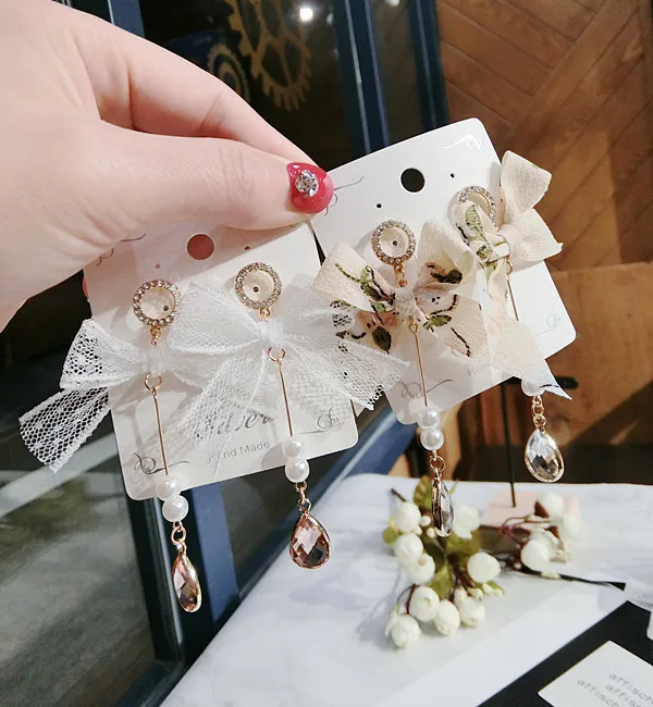 

Sweet New Woman Drop Earring White Lace Bowknot Cute Water Drop Dangle Earring Personality Accessories Fashion Jewelry