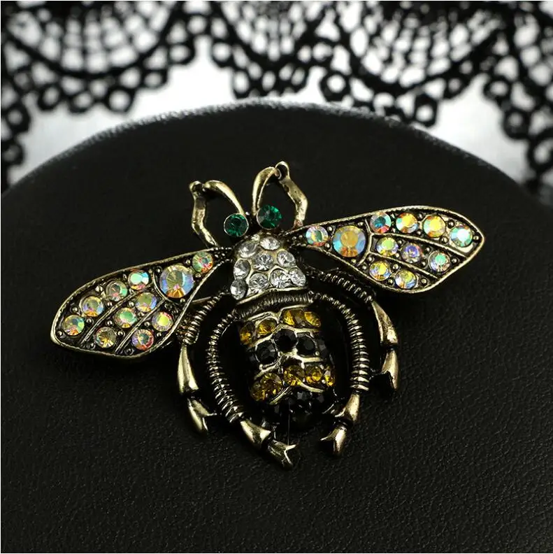 

Promotion Luxury Rhinestone Bee Brooch Brincos Sweater Pin Badge Pet Memorial Jewelry Scarf buckle Bijoux Christmas gift X1032