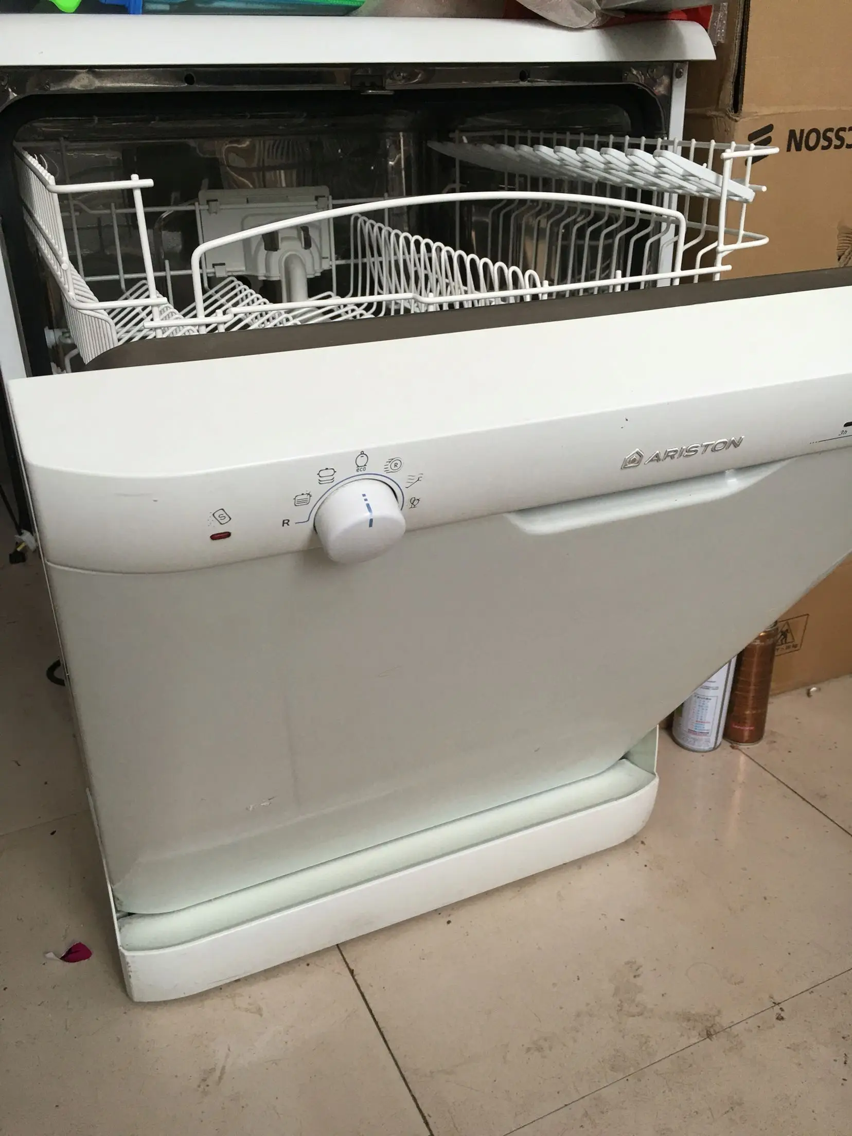 Used alone dishwasher 12 setsin Dish Washers from Home Appliances on