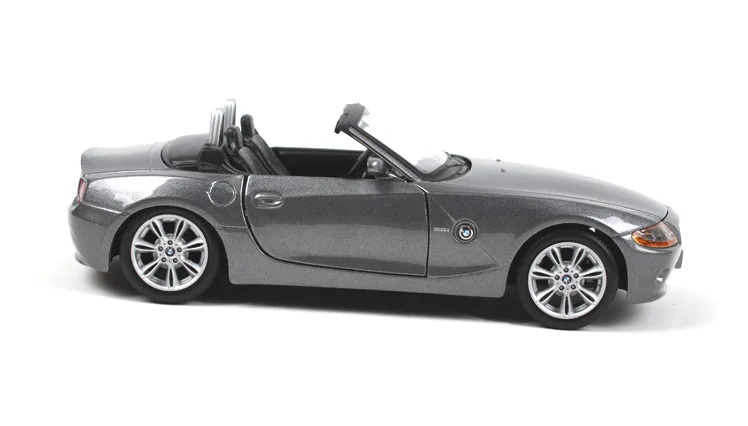 Bburago 1:24 Литой Сплав гоночный автомобиль модель игрушки для BMW Z4 Коллекция спортивных Металлический Игрушечный Автомобиль для мальчиков подарок с Оригинальная коробка