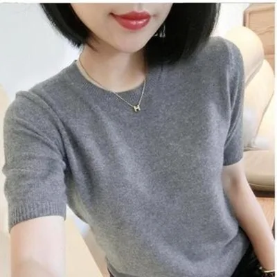 浅灰色