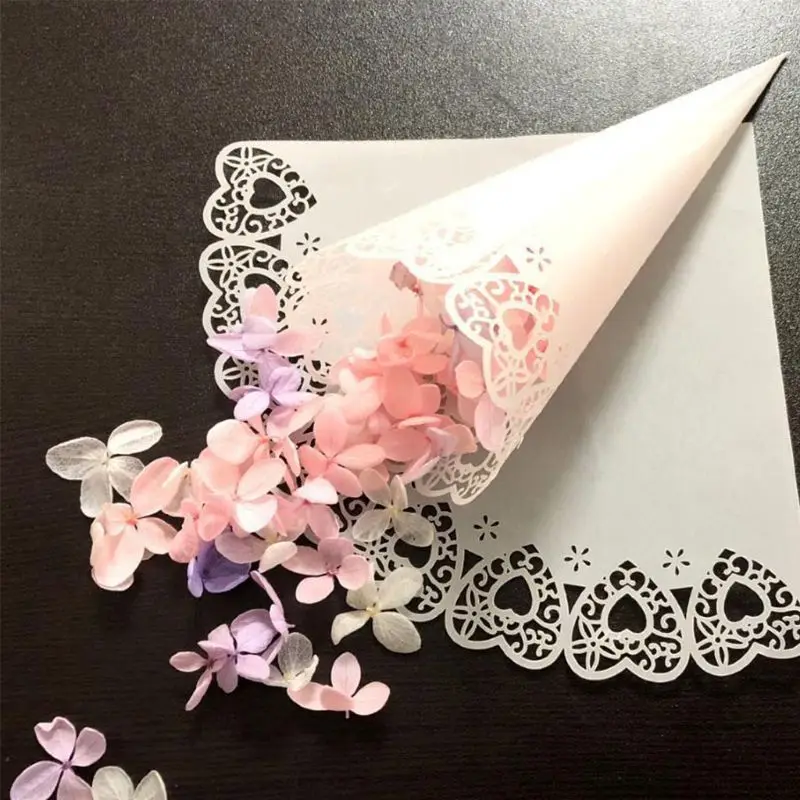 

50pcs Laser Cut Love Heart Lace Laying Candy Wedding Party Favors Confetti Cones Paper Cone Decoration Supplies Gift