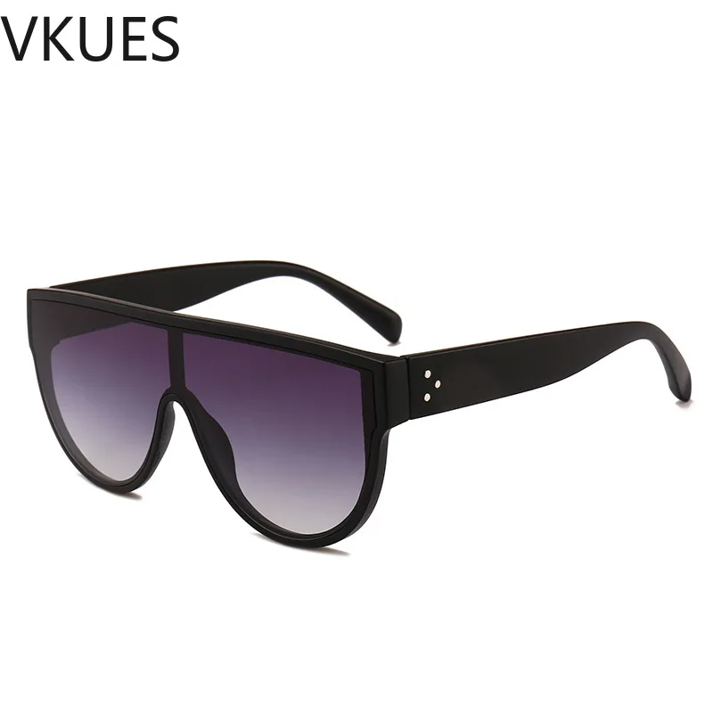 

VKUES 2018 New Women's Oversized Sunglasses One-piece Lens Luxury Vintage Rivet Sun Glasses Well Matched UV400 Outdoor Goggles