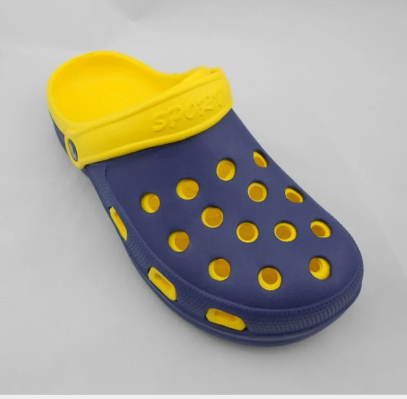 

2018 Summer EVA Clogs Men Slip On Garden Shoes Lightweight Beach Sandals For Men Casual Water Slippers Men Unisex Shoes