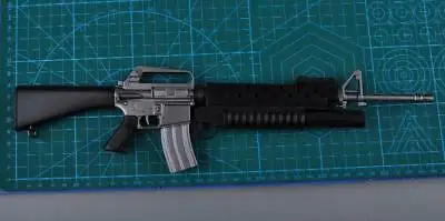 

Easy Model 39104 1/3 M16A2-M203 Rifle Submachine Gun Machine Gun Pistol Model