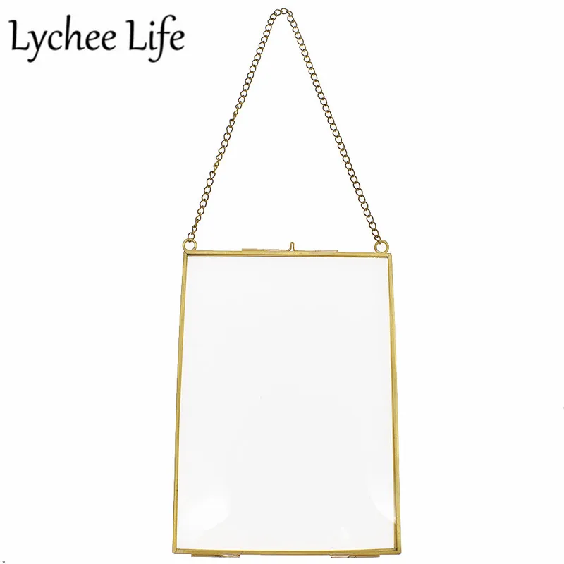 

Antique Brass Hanging Photo Frame Rectangle Metal Glass Plant Specimen Frame Modern Home Wall Hanging Decoration