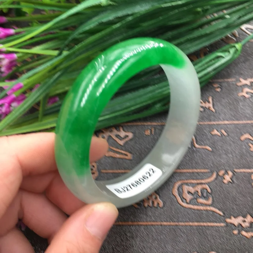 

Burma jade bracelet flower jade bracelet green jade bracelet box