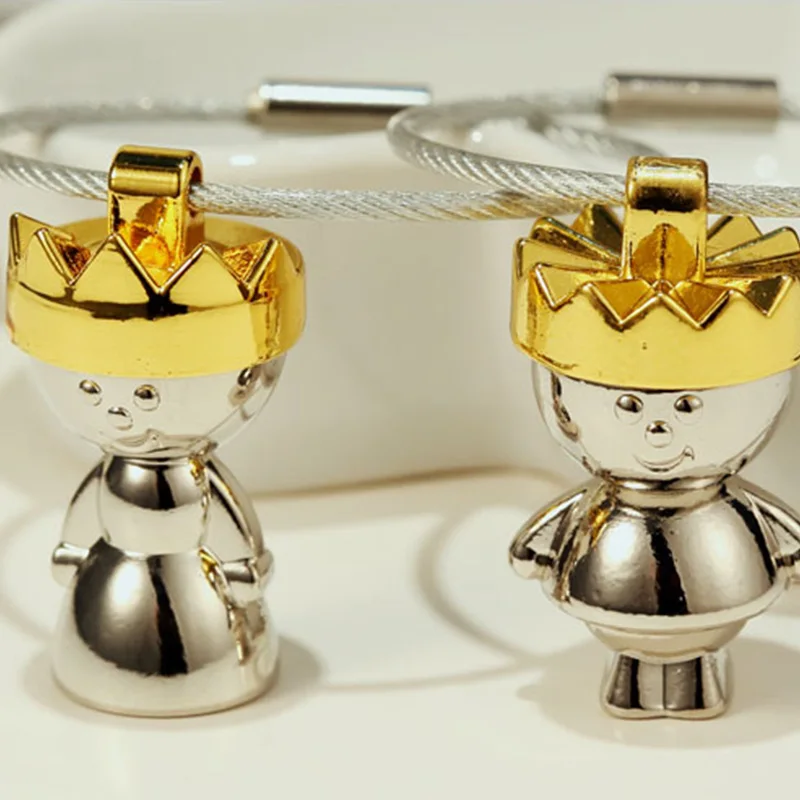 3D Cartoon King Queen Metal Keychains with Crown For Car Handbag Lovers