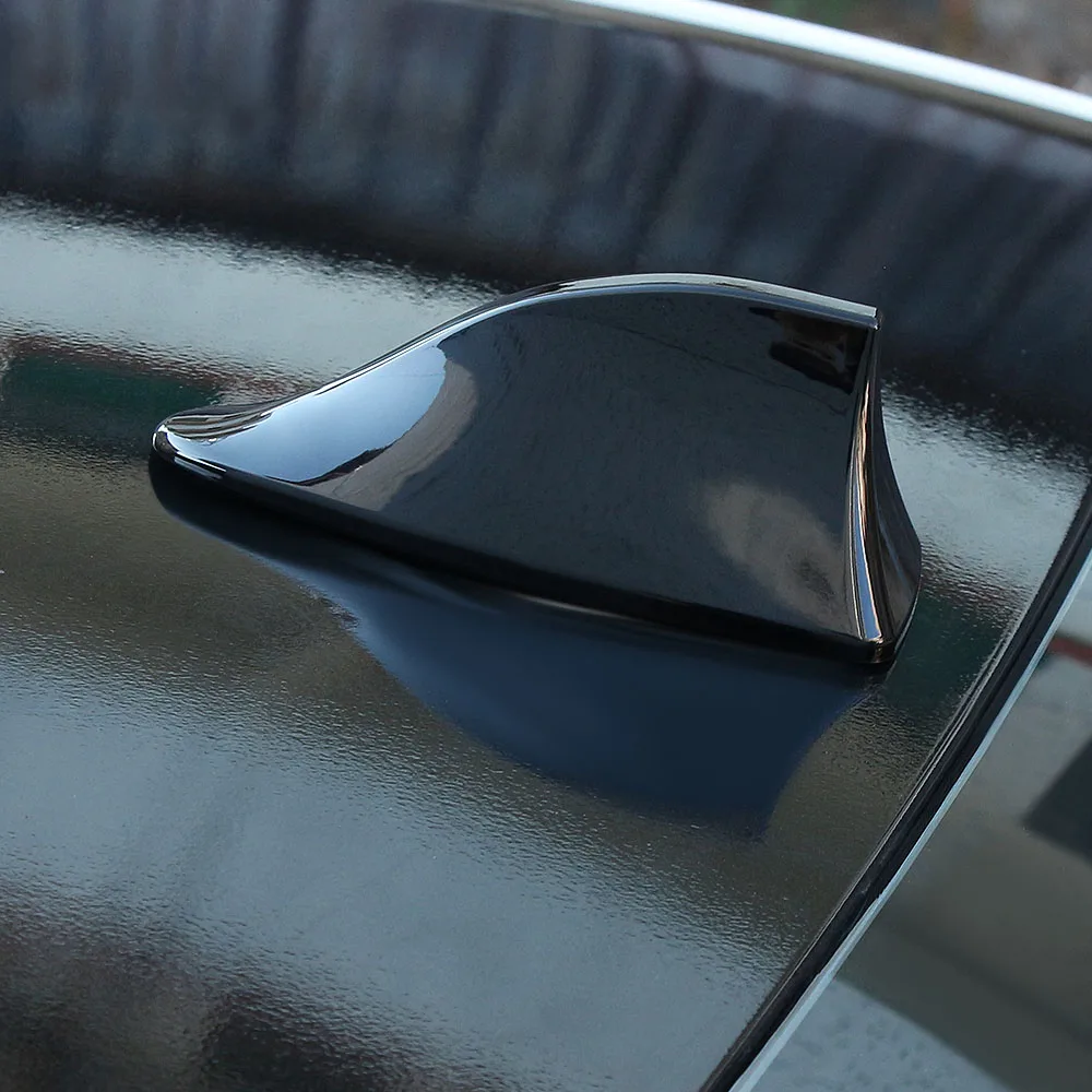 

Car Radio Shark Fin Car Shark Antenna Signal Newest Design High Quality Universal for All Cars Aerials Antenna Car Styling
