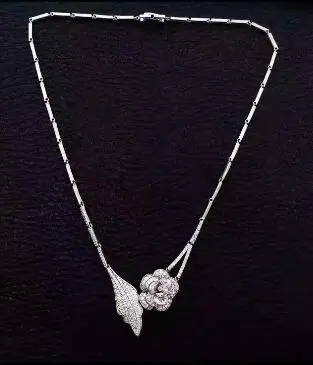 

Free shipping >>@ >907 REAL NATURAL Flower and leaf crystal jewelry NECKLACE