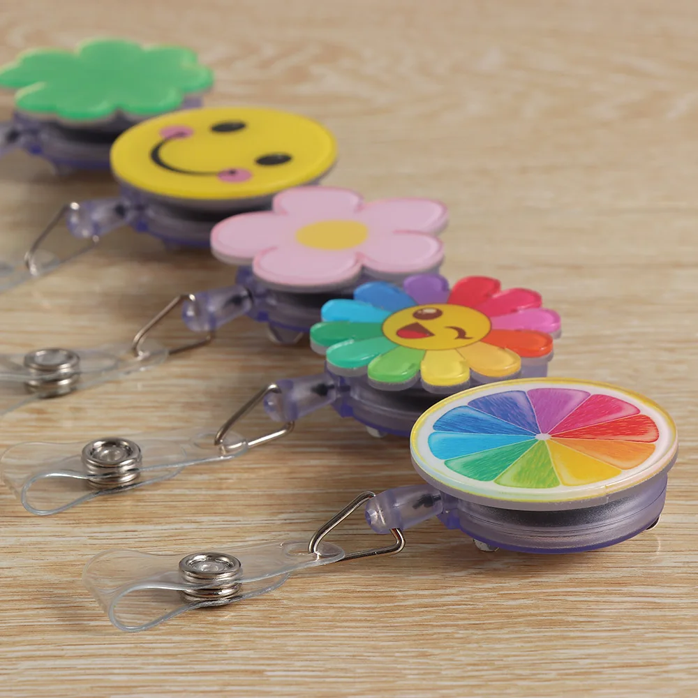 

1Pcs Cute Cartoon Stars Mini Design Retractable Lanyards ID Name Card Badge Reel Pull Key Nurse Student Employee Buckle Tag