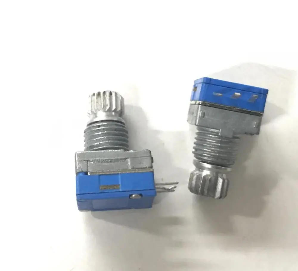 

2PCS/LOT Type 09 potentiometer C10K single logarithmic power amplifier potentiometer shaft length 10MM rotation adjustable resis