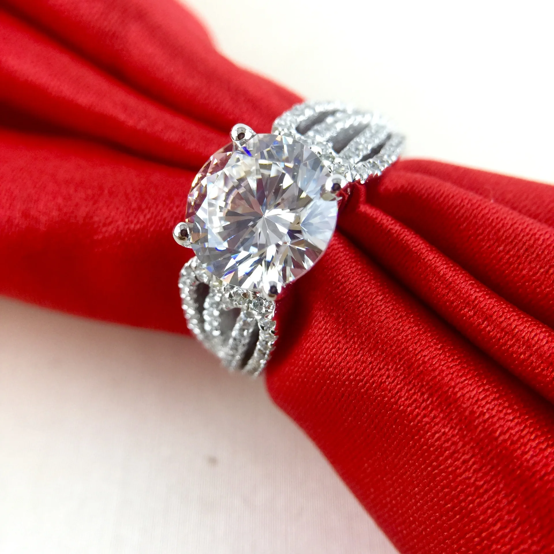 Original 3 carat silver man made diamond ring jewelry engagement anniversary ring for women (JSA)
