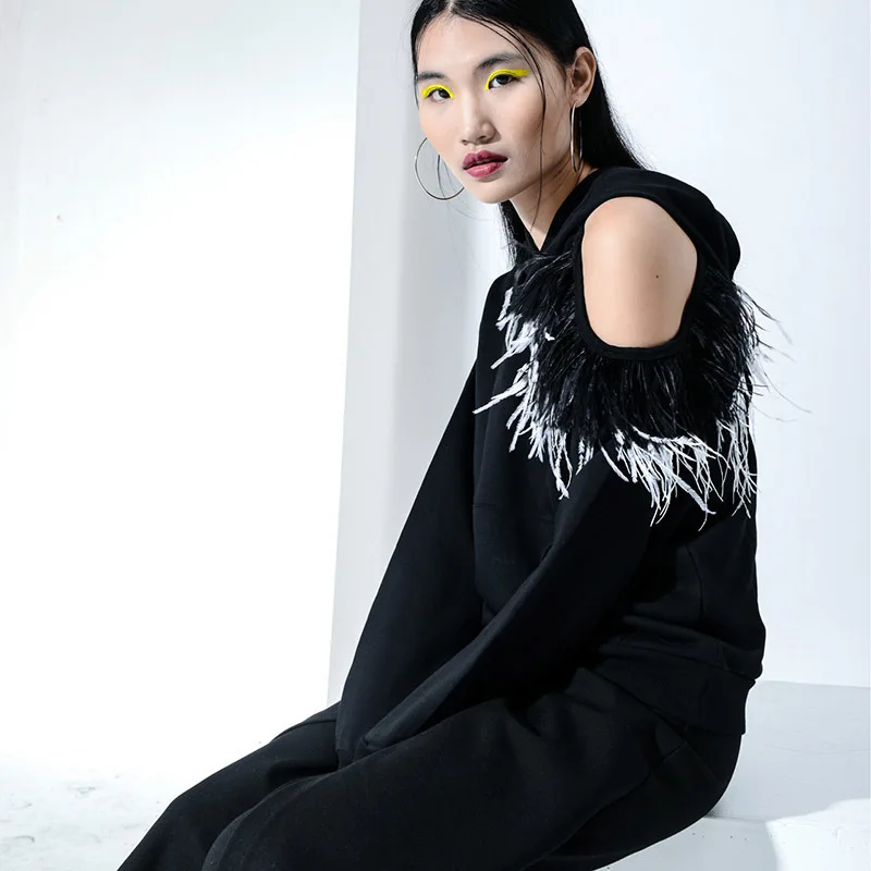 Свитер с капюшоном TWOTWINSTYLE весенний ассиметричный длинным рукавом|women hooded|hooded