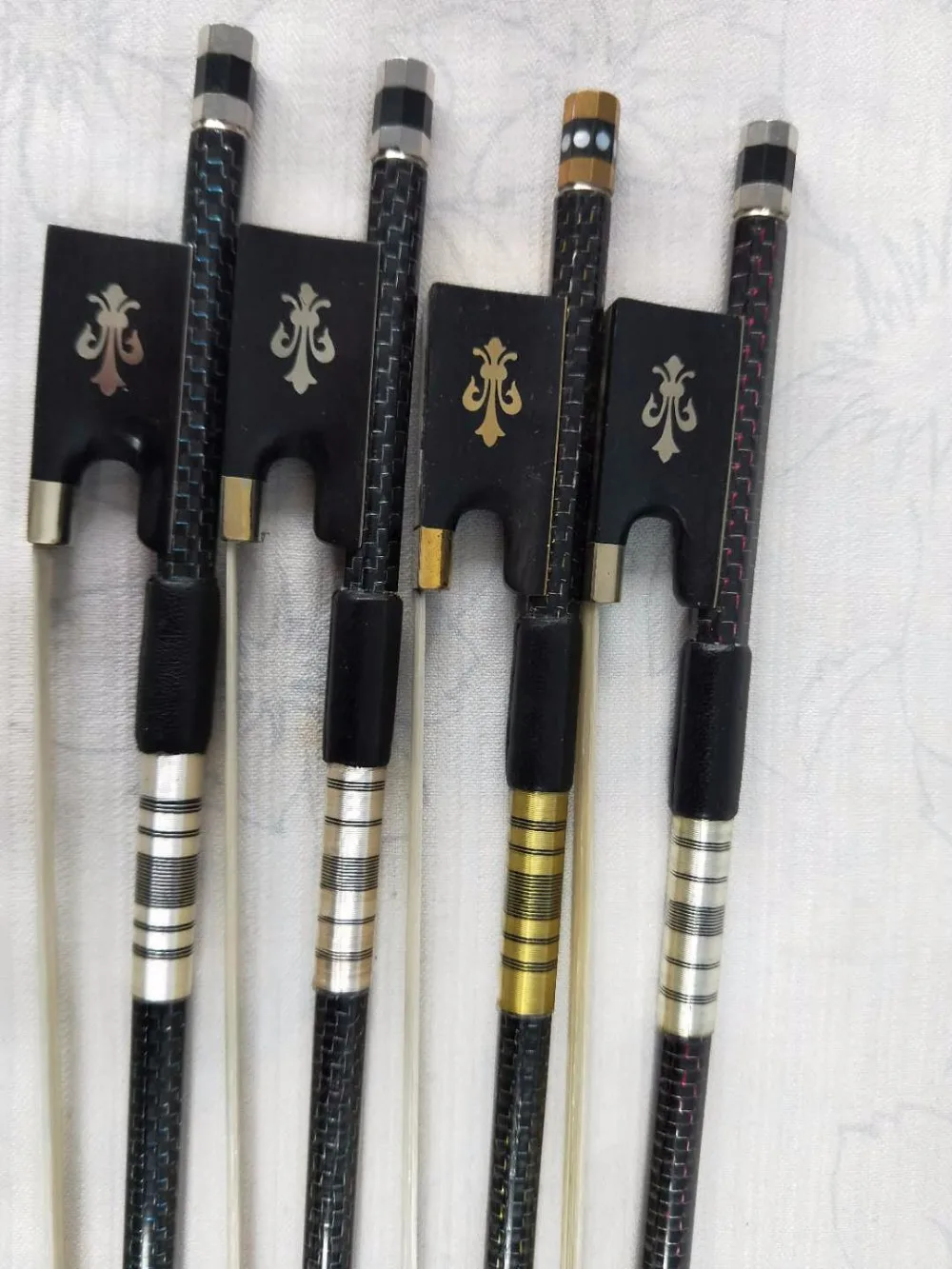 

1 PC Violin Bow with white horse tail hair Carbon Fiber Violin bow 4/4 Ebony Frog with carved flower