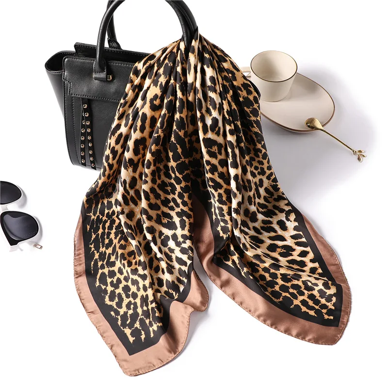 

Leopard Print silk scarves women 2019 new small scarfs 70x70cm neckerchife high quality soft bandana head scarf square femme