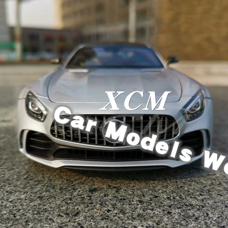 Литая модель автомобиля для почти реального AMG GT R 1:18(серебро)+ маленький подарок