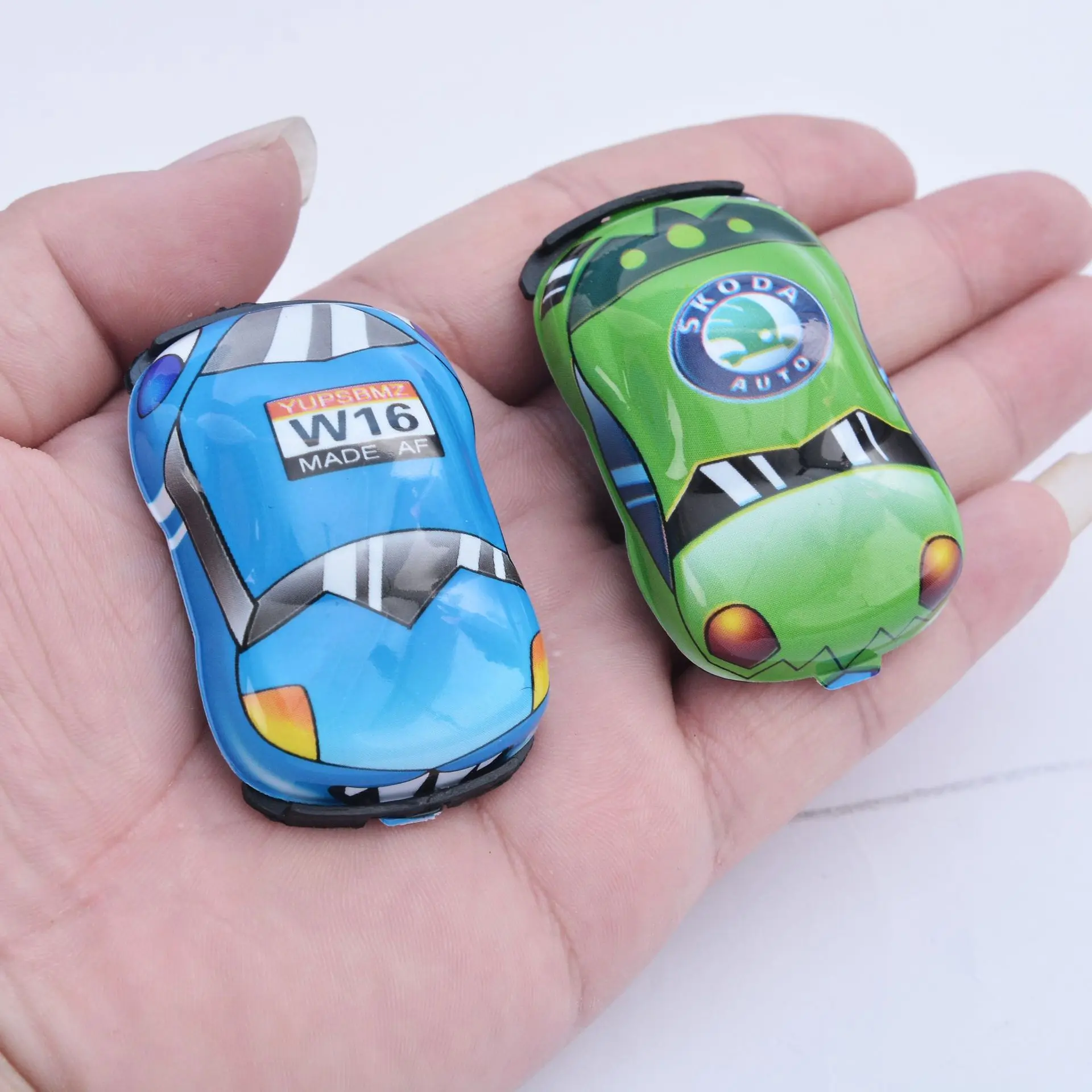 1 шт., мини-игрушка для автомобиля, 5 см, пластиковые модели для автомобиля, Забавная детская модель автомобиля, игрушка для детей, набор колесиков, крутой подарок на день рождения - Цвет: 04 Random Color