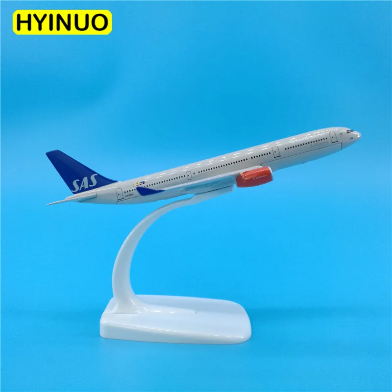 

16CM 1:400 Model A330-300 SAS Scandianavian Airlines Airplane Toys Aircraft Diecastplastic Alloy Plane Gifts for kidsToys