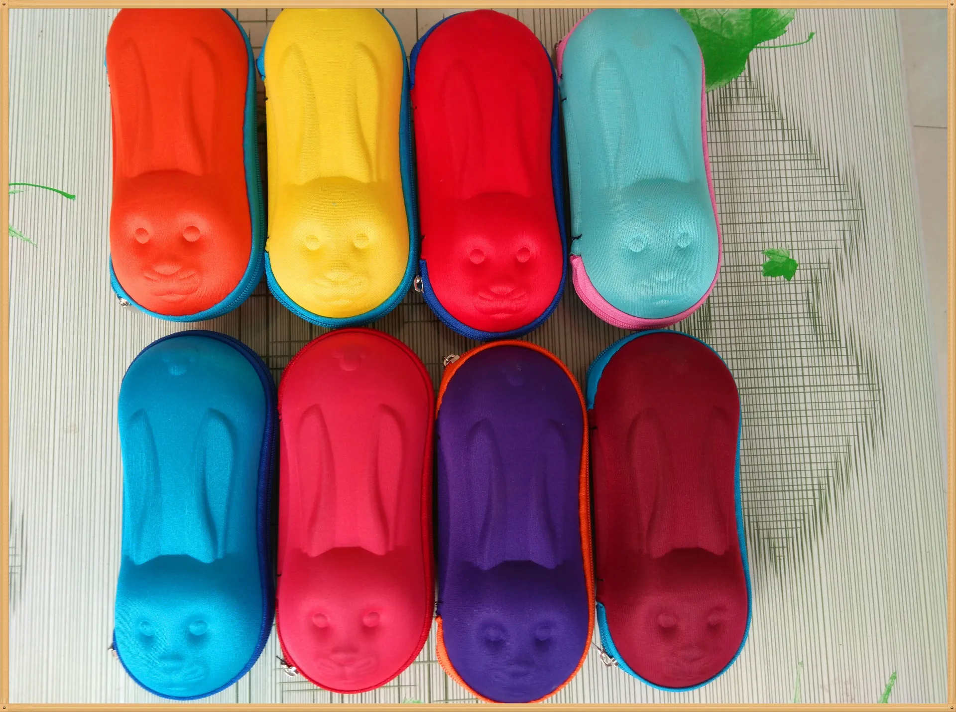 

Carton Rabbit Shaped sunglasses case for Kids sunglasses with clasp originality Animal styling glasses box children 20pcs/lot