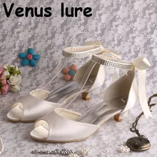 Производитель Удобная обувь для Для женщин Размеры 3 каблук цвета слоновой кости атласные свадебные сандалии с ремешками на лодыжках