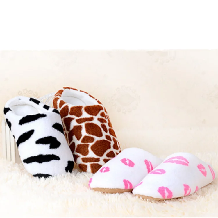 

2018 Cute Women Slipper Funny Women Plush Slippers Indoor Shoes Slippers Spring Winter House Emoji Shoes House Warm Slipper