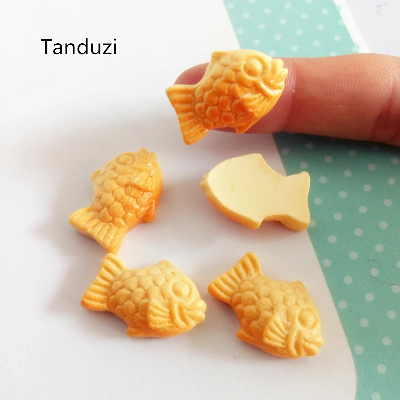 

100pcs Wholesale Flatback Resin Cabochons Simulation Fish Bread Scrapbook Embellishment DIY Home Decoration Resin Crafts