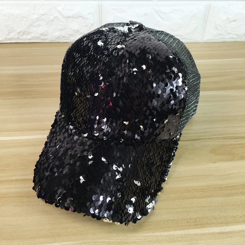 

NEW fashional 2018 t new style changed color Sequin Hat adjustable Baseball cap unipue style unisex