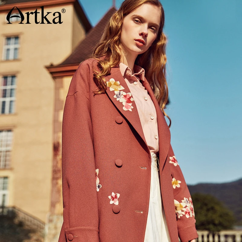 Женский двубортный Тренч ARTKA красный с цветочной вышивкой весна лето 2019|floral