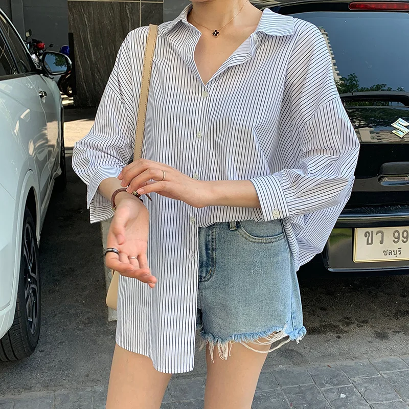 

2019 Loose Leisure Back Hollow Irregular Striped Shirt Woman Striped Turn-down Collar Broadcloth Women Shirts Blouse