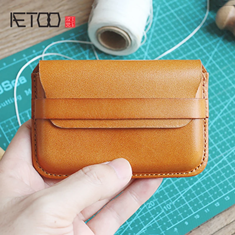 

AETOO Handmade tanning cowhide Card bag male large capacity literature and art retro stereo shape card bag female coin bag