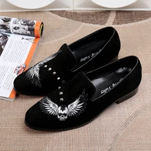 Новой Англии мужская обувь из натуральной кожи моды стилист ночной клуб ушко вышитые обувь мужчин прохладно заклепки мокасины EU46