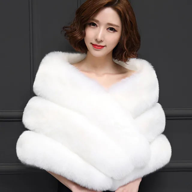 Disc Bealegantom 2018 Cheap Winter Red Black Big Warm Bolero Bridal Cape Fur Women Jacket Bridal Cloaks Party Wedding Coat QA1493