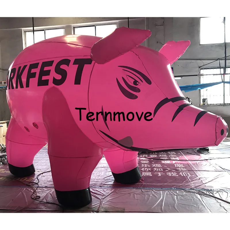 giant inflatable pig balloon