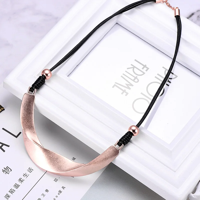 

Simple short Statement Necklace Clavicle Chain Choker Pendants Fashion Jewelry Accessories Leather Collar women initial