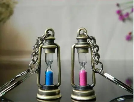 

2018 cute metal lamp shape timer hourglass key chain ring couple keychain creative trinket novelty item best gift for women&men