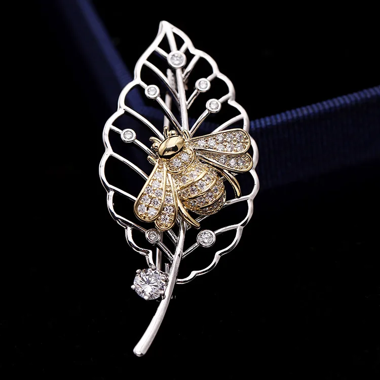

Insect Bee Vintage Brooch Rhinestone Scarf Suit Cubic Zirconia Hollow Plant Leaf Pins Large Brooches for Women X463