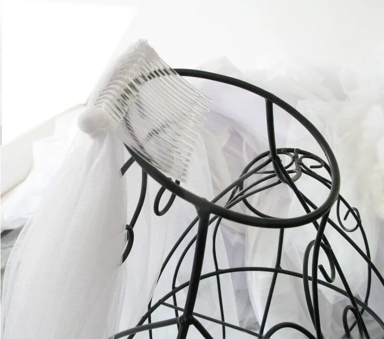 Elegant 3 Meters Long One-layer Bridal Veil With Comb Wedding Accessories