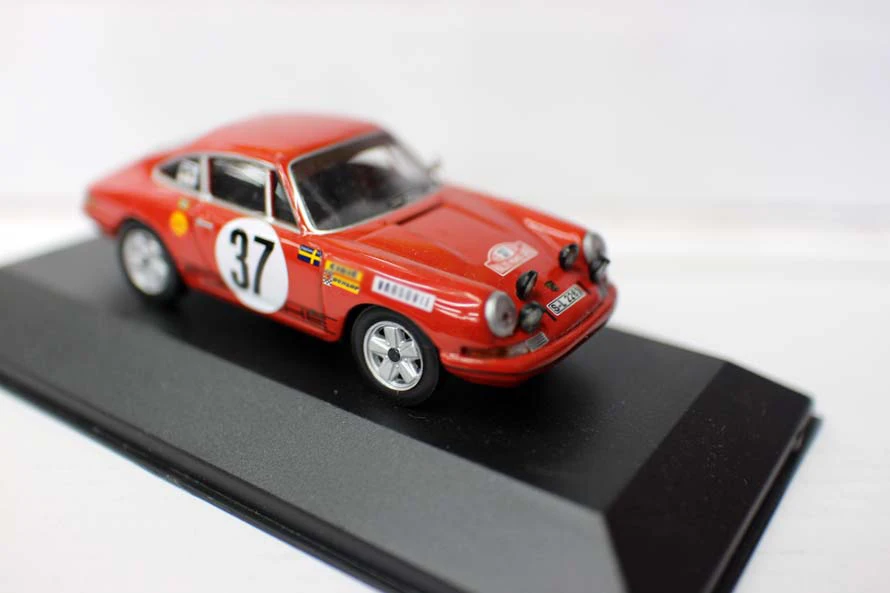 

1/43 alloy steam model pulling race car model 911S 1969 Collection model