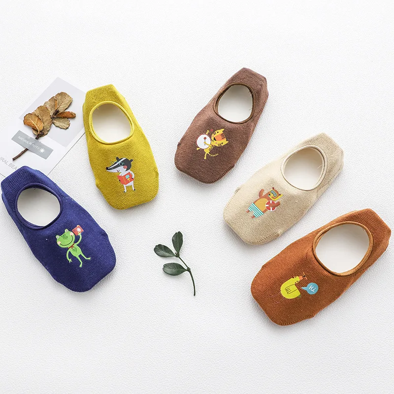 5 пар/уп. противоскользящие детские носки для мальчиков удобное хлопковое с мультяшным котом, детские носки с принтом кролика для девочек на весну и лето - Цвет: E