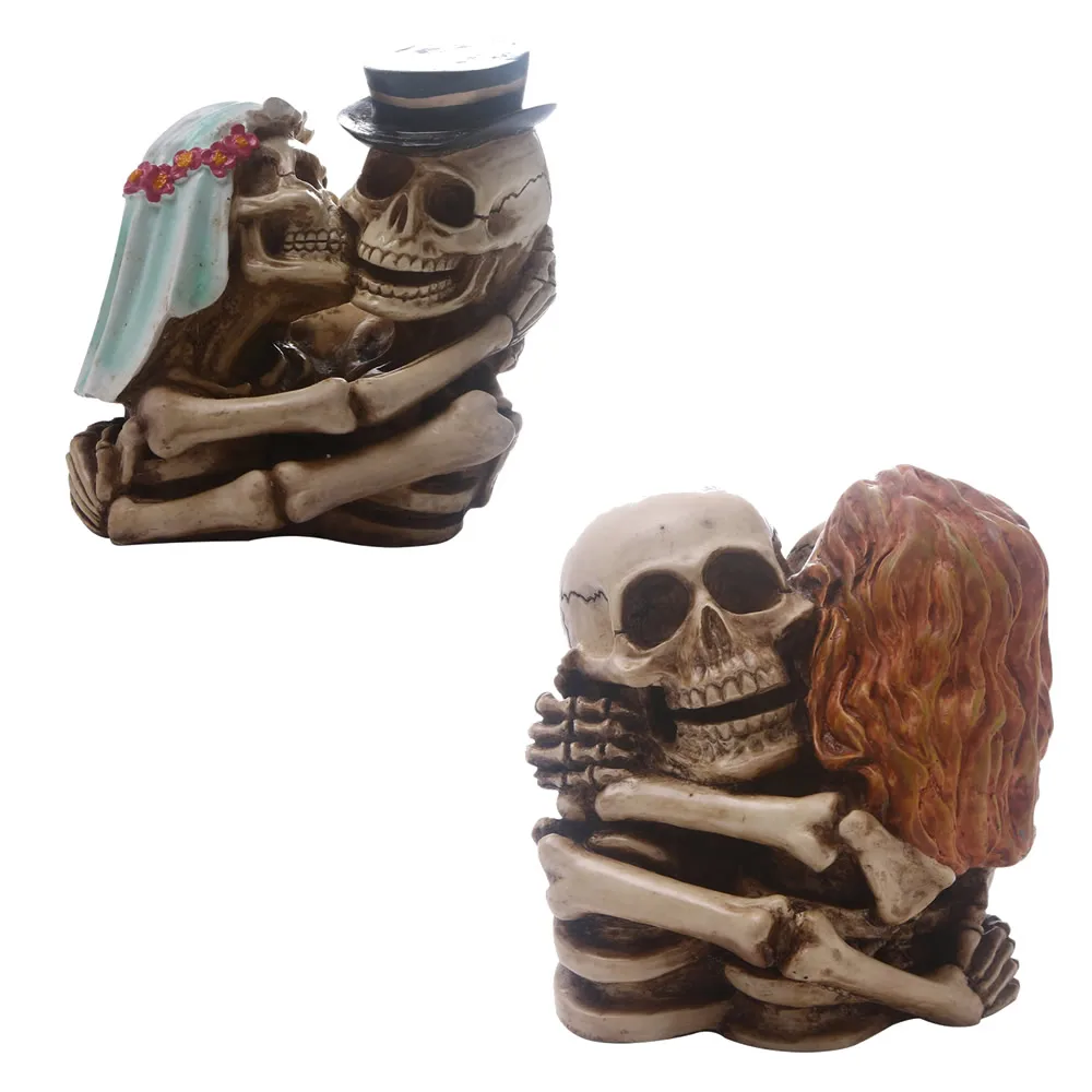 Creative Hug Posture Skull Statue Resin Skeleton Sculpture Home Office Desk Decoration Ornament Gift Halloween Wedding Decor
