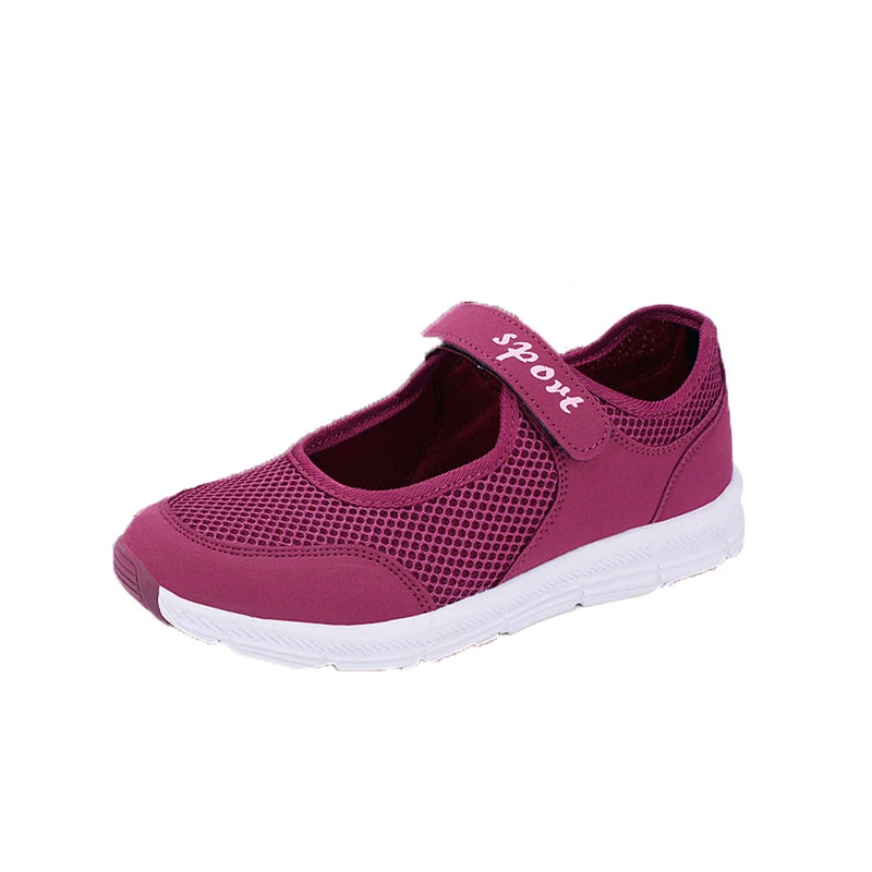 Новая весенняя женская обувь, женские кроссовки из дышащей сетчатой ткани для среднего возраста, Нескользящие, женская обувь для отдыха, черная обувь на плоской подошве размера плюс - Цвет: Purple